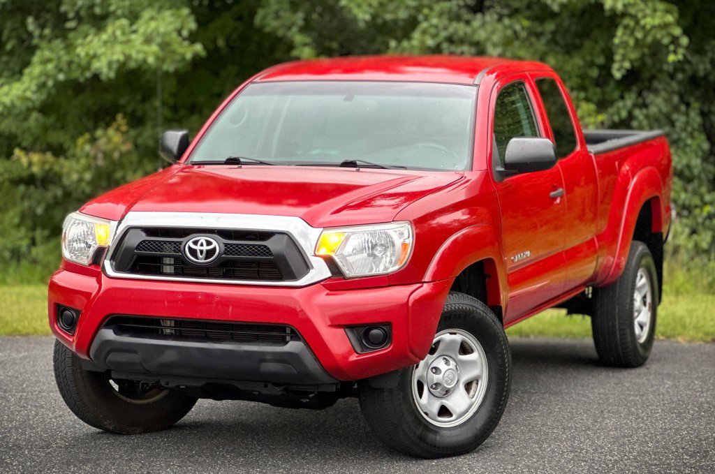 Used 2012 Toyota Tacoma image 1