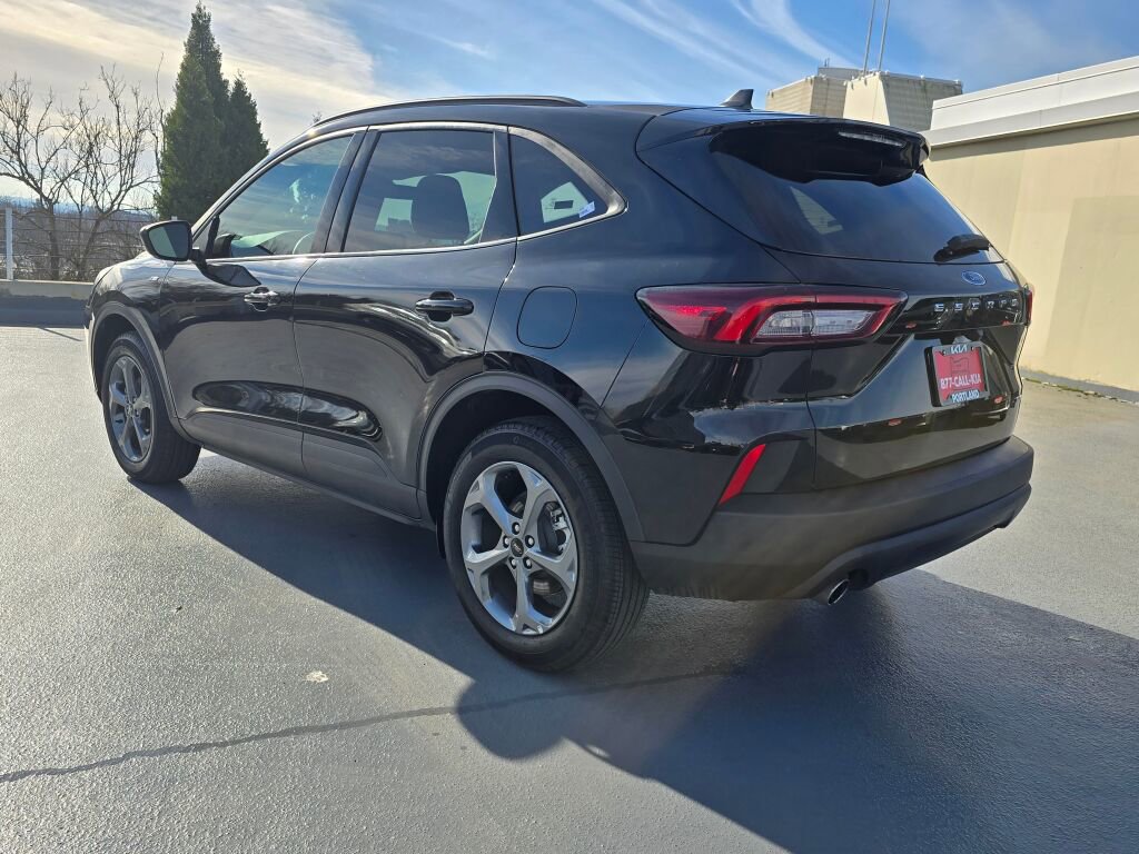 Used 2025 Ford Escape ST-Line image 5