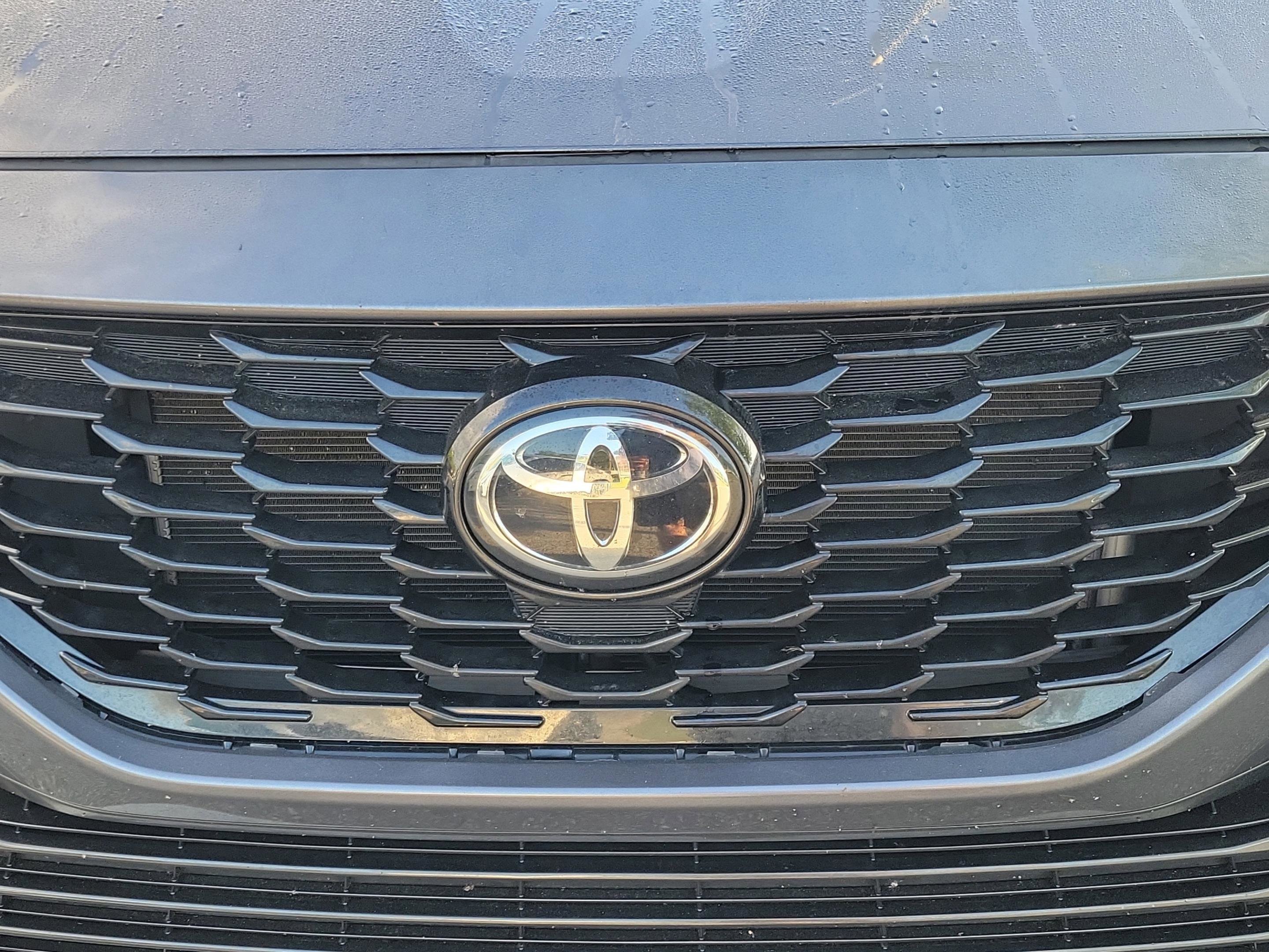 Used 2023 Toyota Highlander XSE image 12