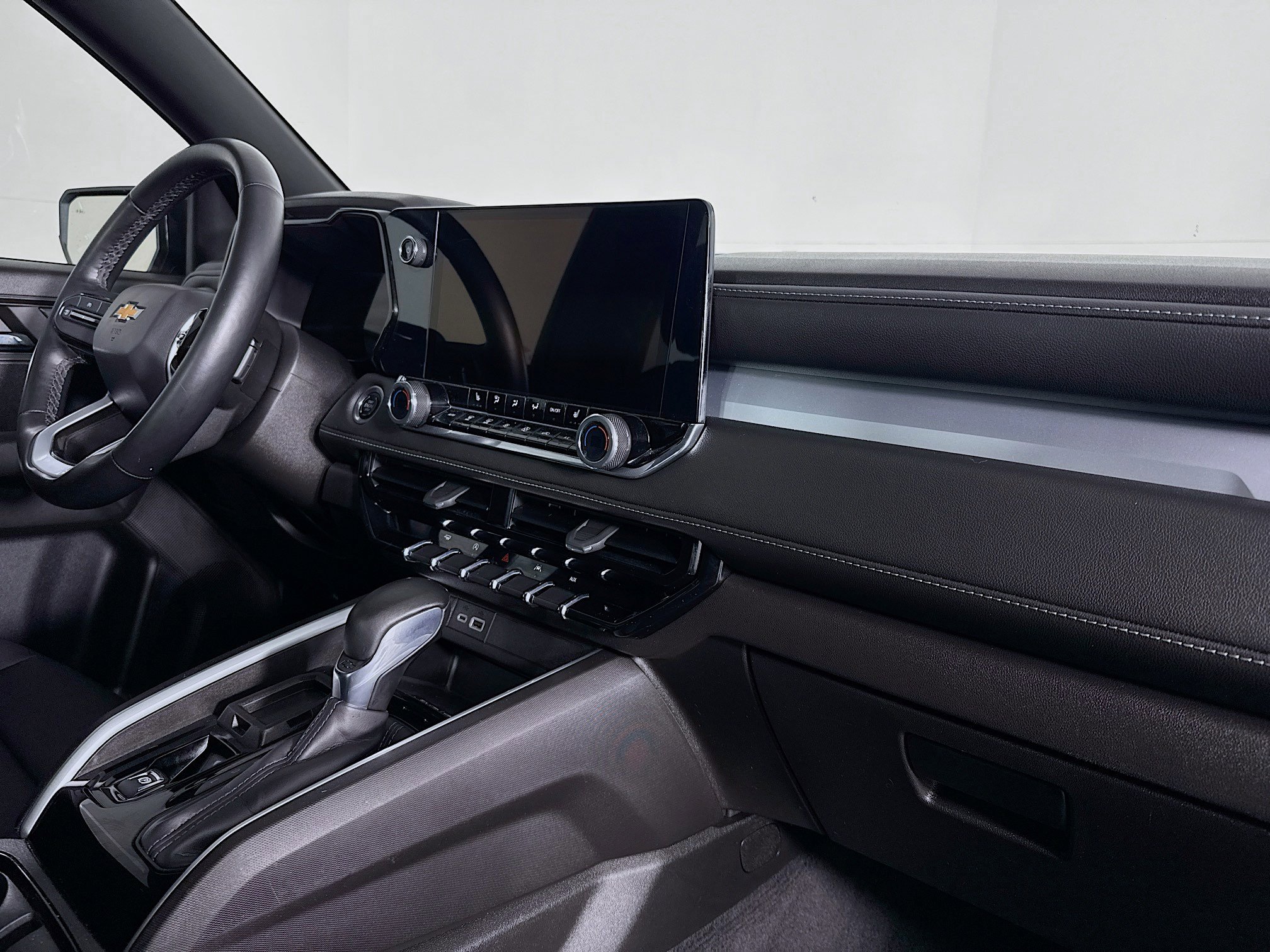 Used 2024 Chevrolet Colorado LT w/ LT Convenience Package III image 29