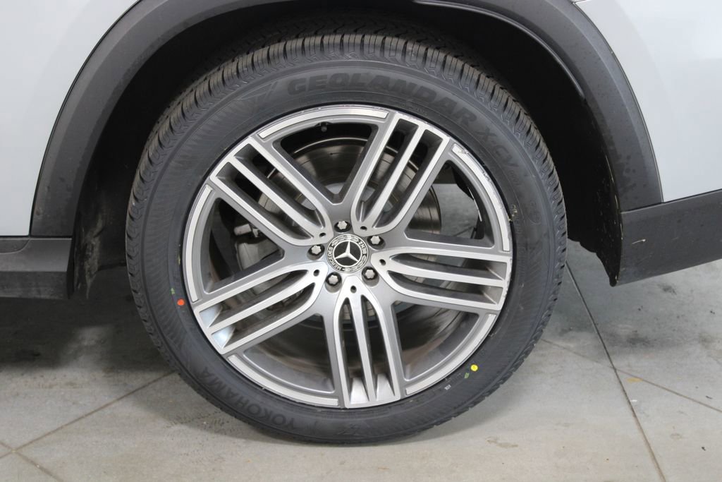 Used 2025 Mercedes-Benz GLS 450 4MATIC image 17