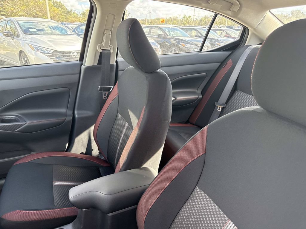 New 2025 Nissan Versa SR w/ Trunk Package FWD image 17