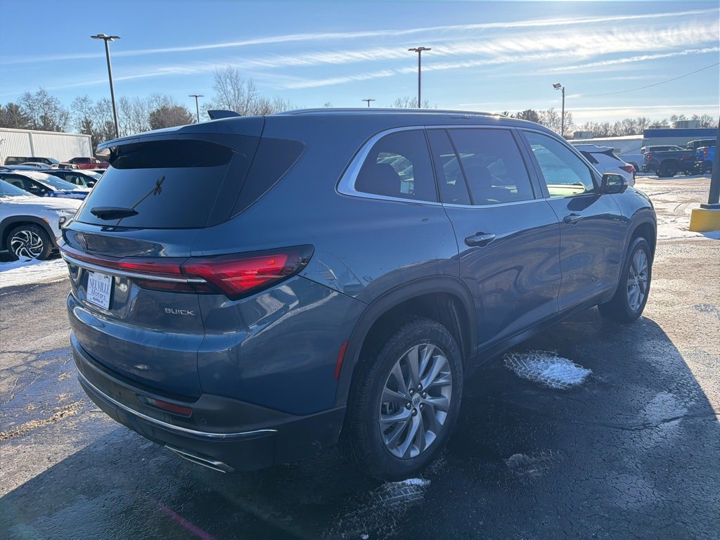 Used 2025 Buick Enclave Preferred image 3