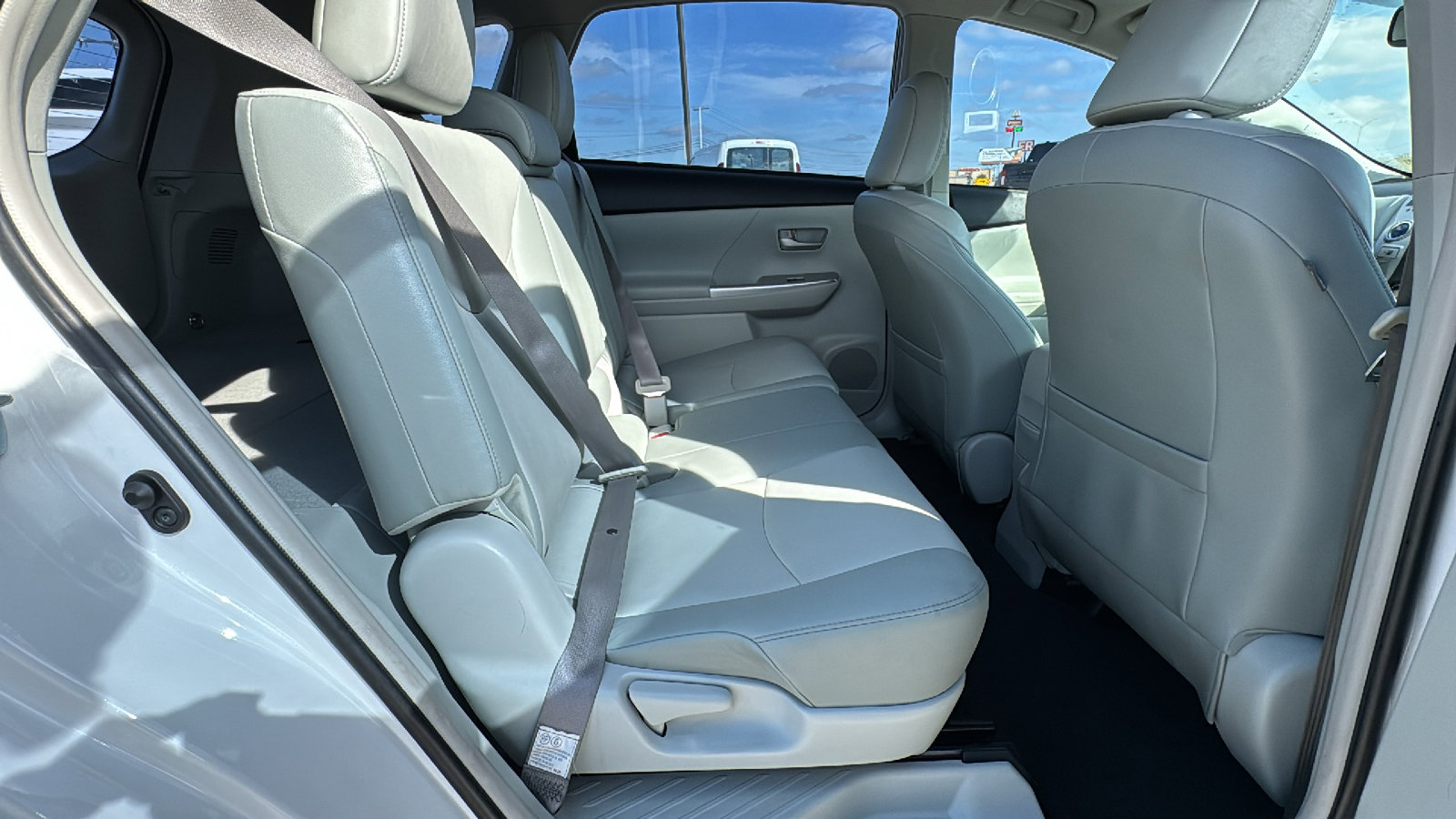 Used 2013 Toyota Prius V image 23