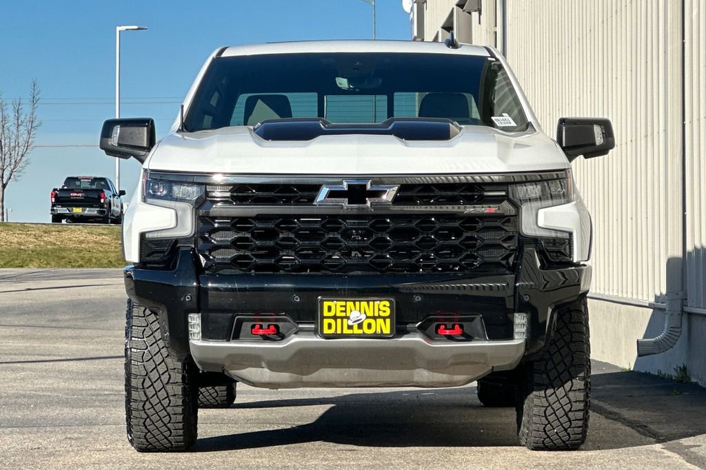 Used 2025 Chevrolet Silverado 1500 ZR2 w/ Technology Package image 9