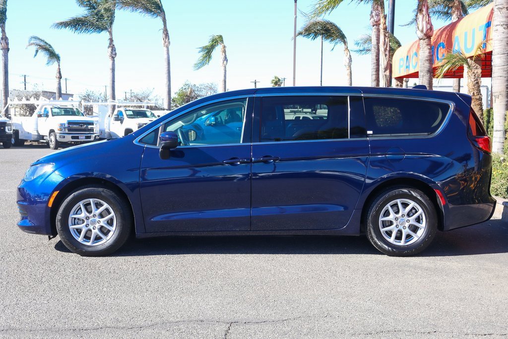 Used 2019 Chrysler Pacifica Touring image 5