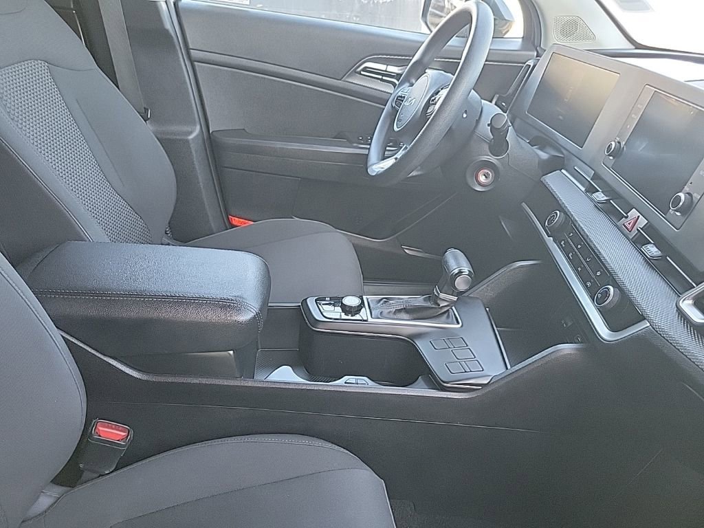 Used 2023 Kia Sportage LX FWD image 42