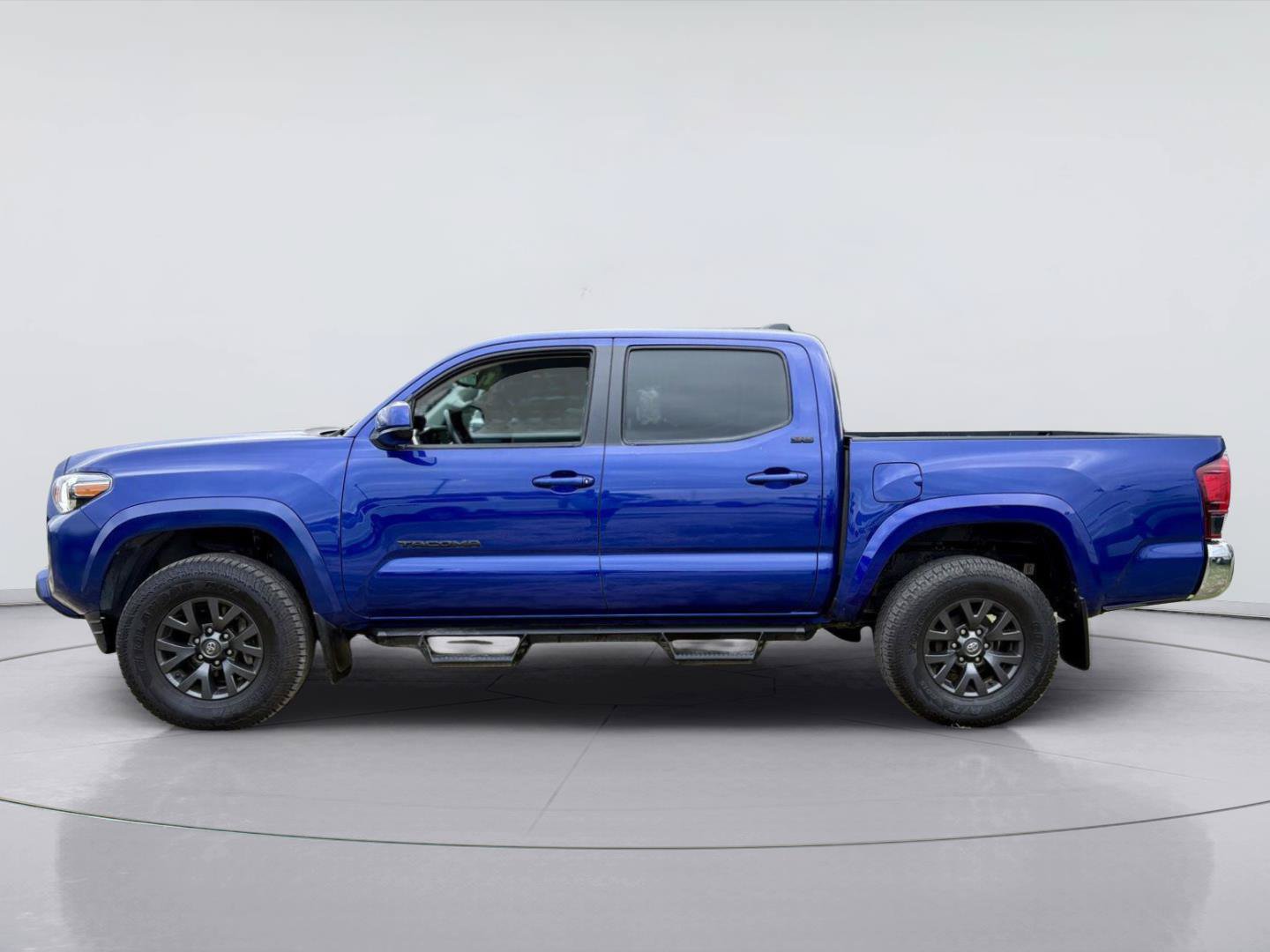 Used 2022 Toyota Tacoma SR5 RWD image 4