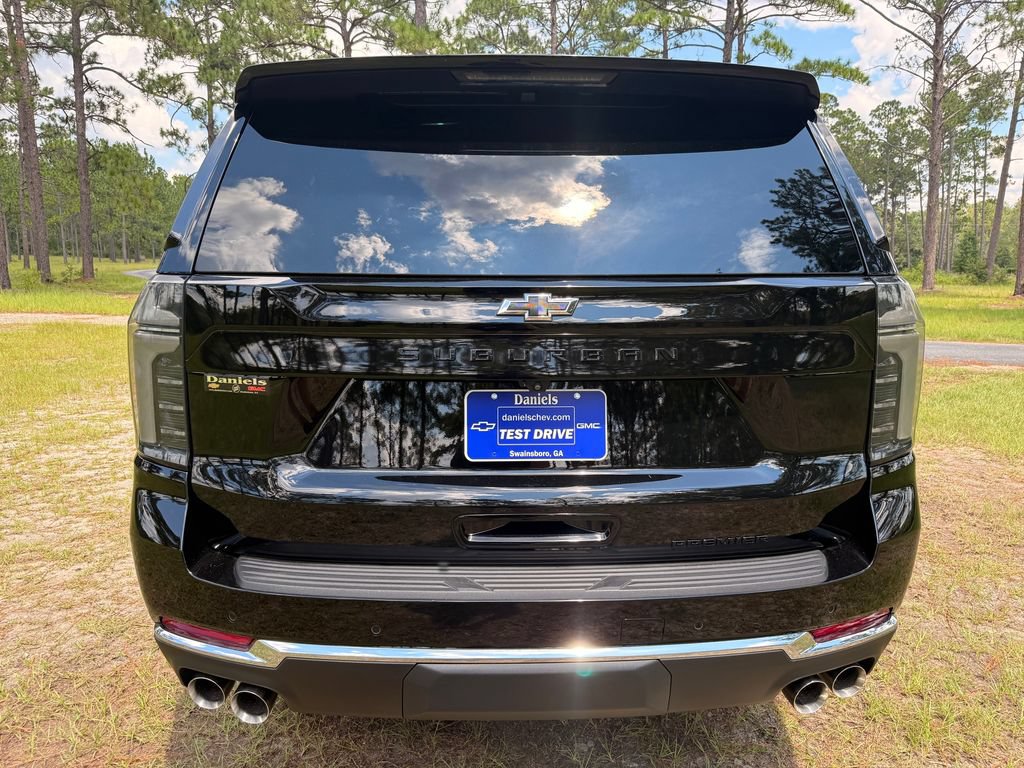 New 2025 Chevrolet Suburban Premier RWD image 4
