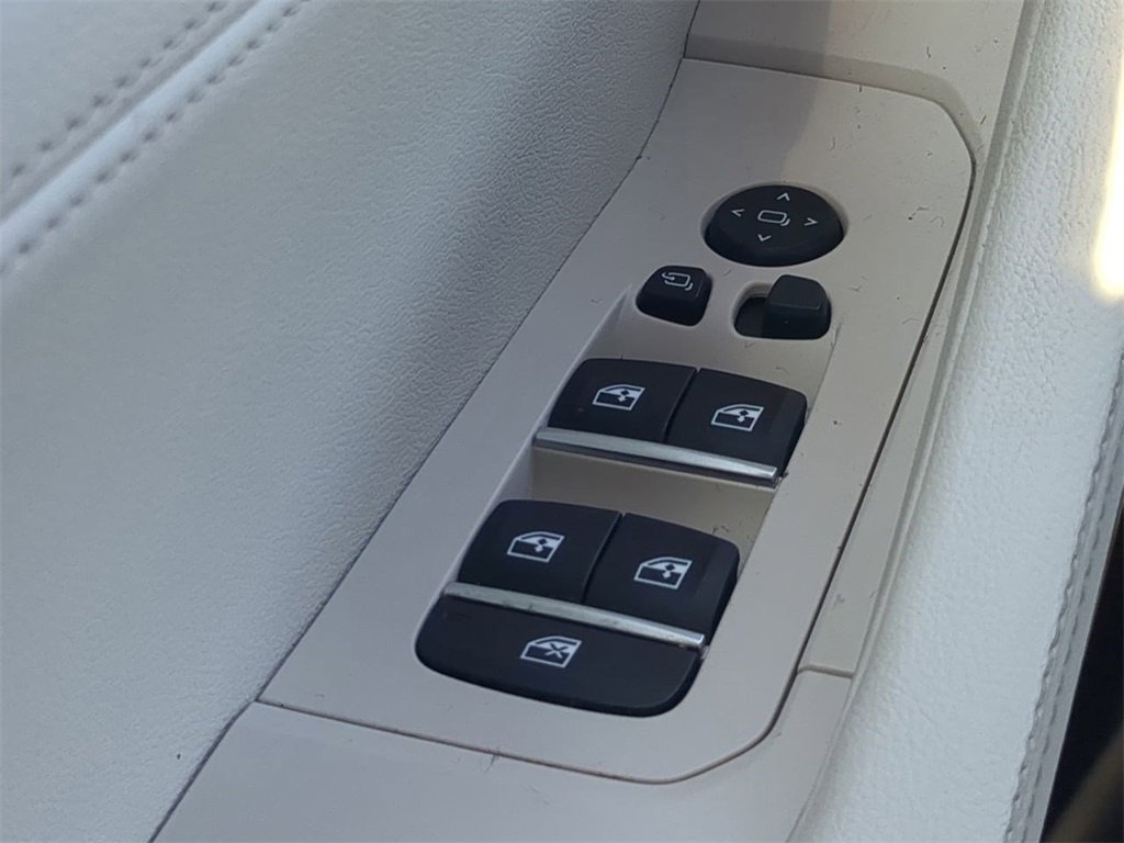 Used 2021 BMW X6 xDrive40i w/ M Sport Package image 26