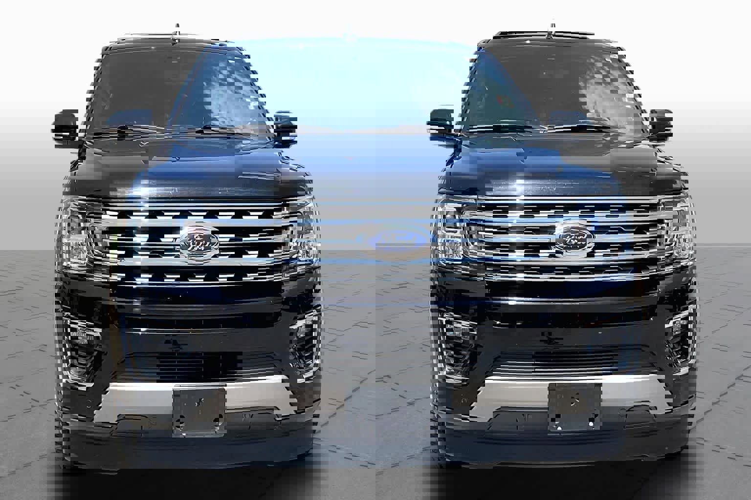 Used 2020 Ford Expedition Limited w/ Equipment Group 301A RWD image 4