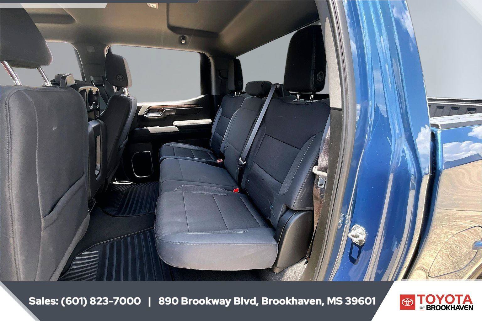 Used 2024 GMC Sierra 1500 SLE w/ X31 Off-Road Package AWD/4WD image 19