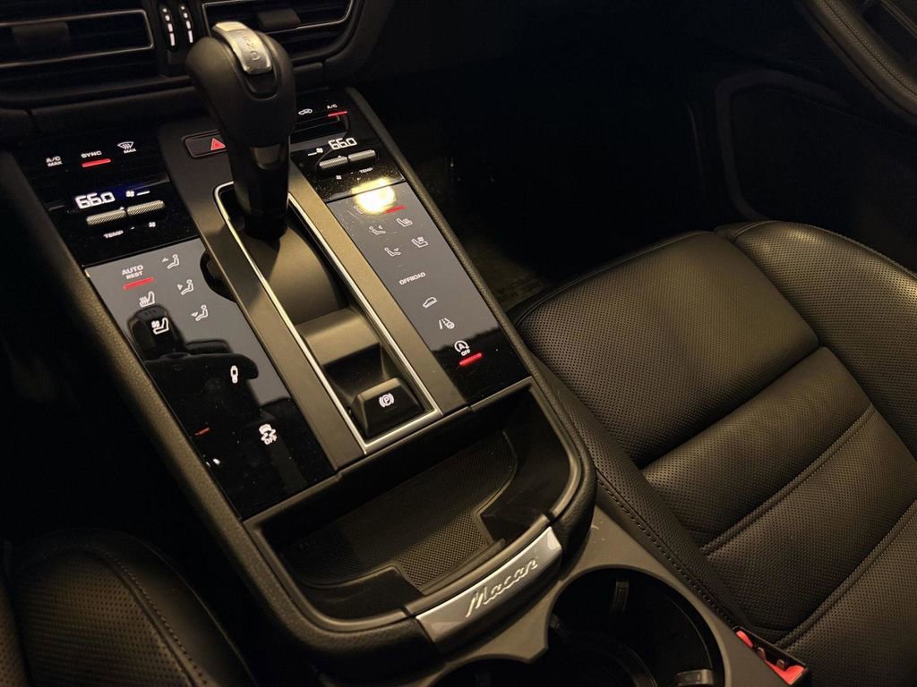 Used 2022 Porsche Macan S image 19