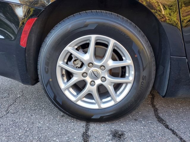 Used 2024 Chrysler Pacifica Touring-L image 5