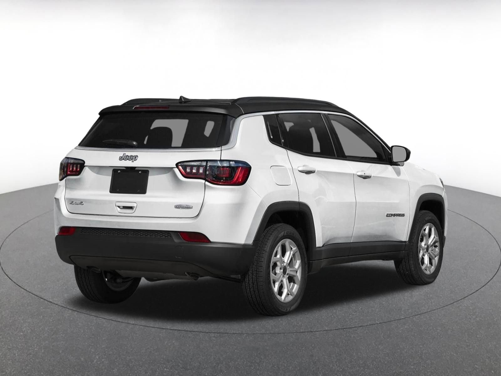 Used 2025 Jeep Compass Limited AWD/4WD image 2