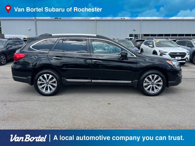 Used 2017 Subaru Outback 2.5i Touring AWD/4WD image 7