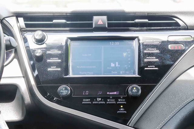 Used 2019 Toyota Camry SE FWD image 16