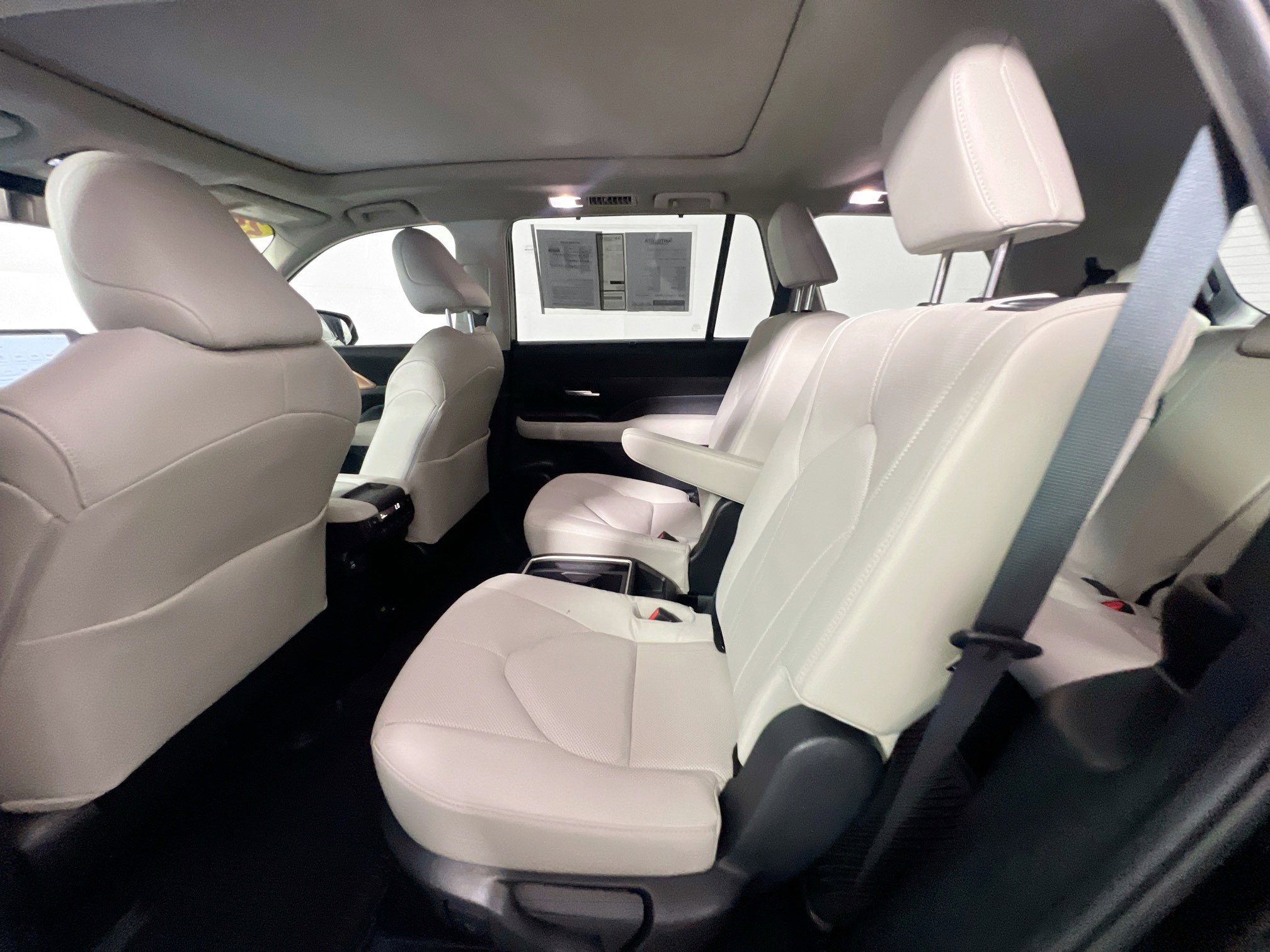 Used 2025 Toyota Grand Highlander AWD Hybrid image 29