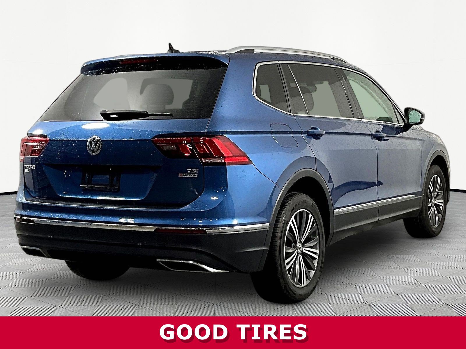 Used 2018 Volkswagen Tiguan SEL AWD/4WD image 6