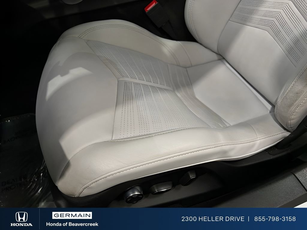 Used 2023 Chevrolet Corvette Stingray Premium Conv w/ Z51 Performance Package image 11