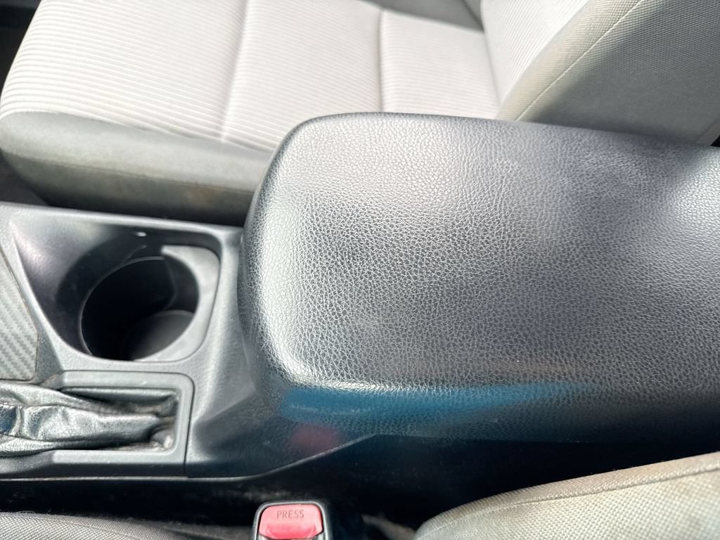Used 2013 Toyota RAV4 LE FWD image 20
