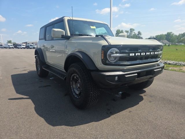 Used 2025 Ford Bronco Outer Banks w/ Sasquatch Package AWD/4WD image 1