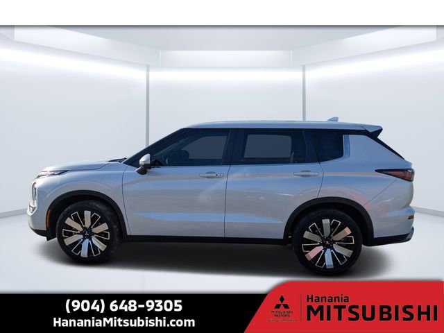 Used 2025 Mitsubishi Outlander SE image 6