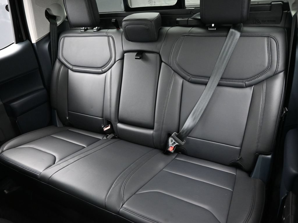 New 2025 Ford Maverick Lariat w/ Black Appearance Package AWD/4WD image 22