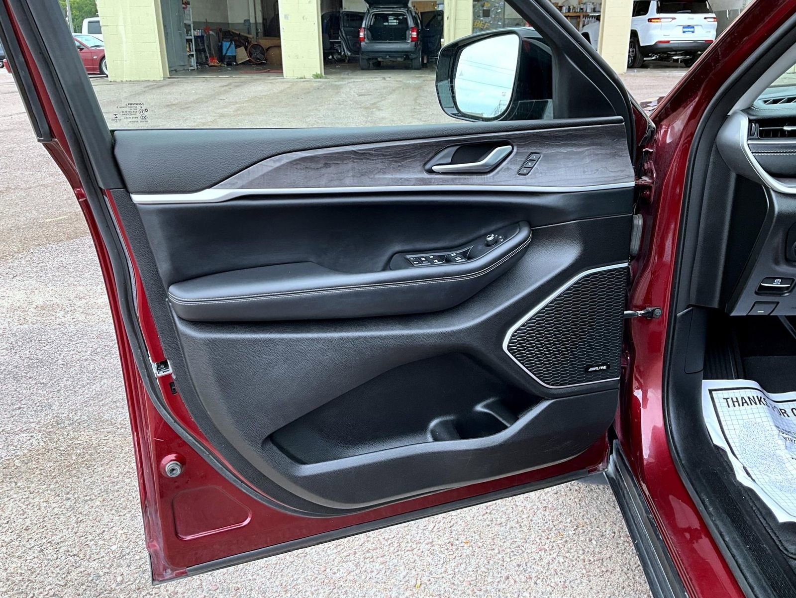 Used 2022 Jeep Grand Cherokee Limited w/ MOPAR Finishing Package image 10