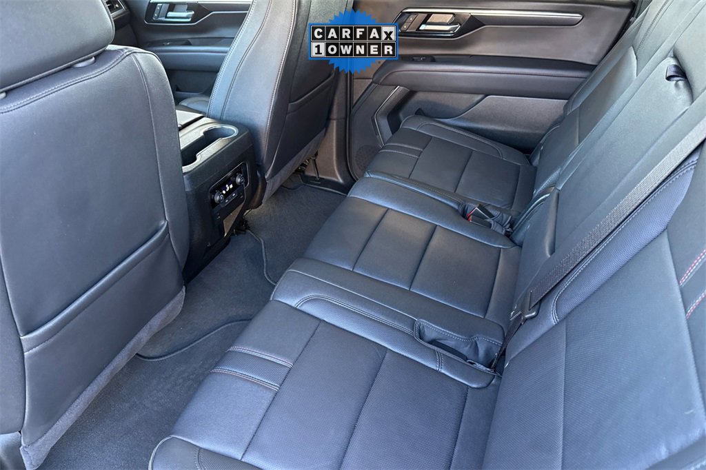 Used 2025 Chevrolet Suburban RST image 5