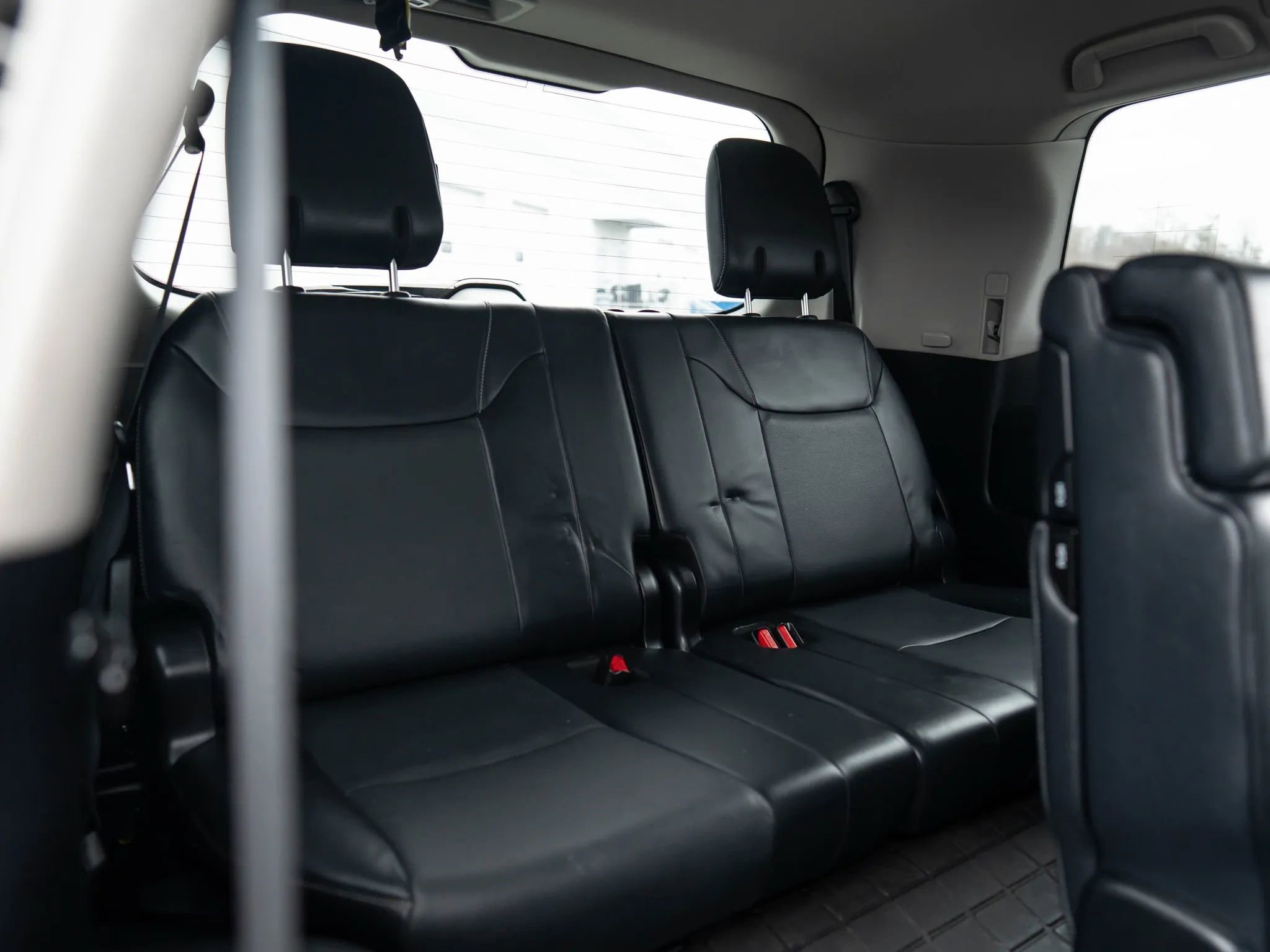 Used 2015 Lexus LX 570 4WD image 23