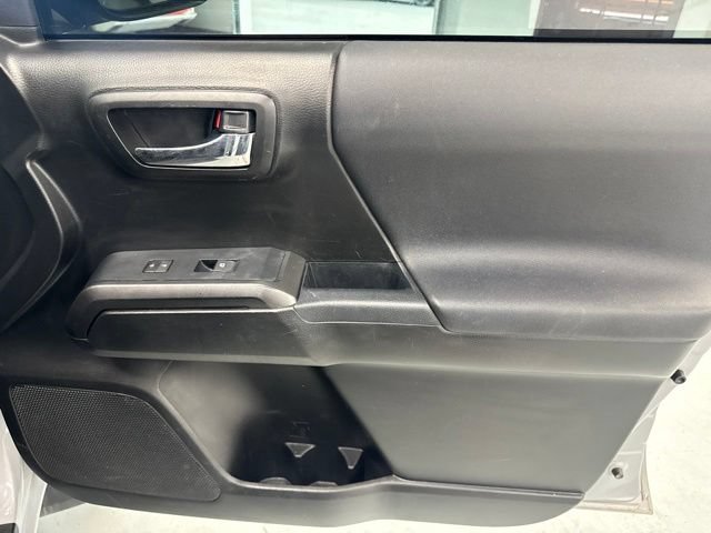 Used 2019 Toyota Tacoma TRD Off-Road w/ Technology Package AWD/4WD image 26