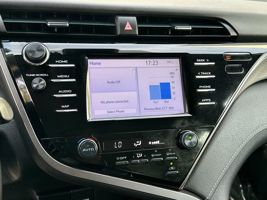 Used 2019 Toyota Camry SE image 23