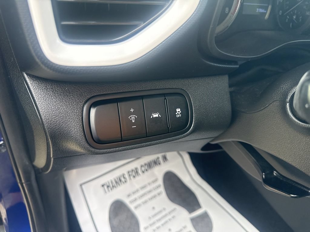 Used 2022 Hyundai Venue Limited FWD image 14