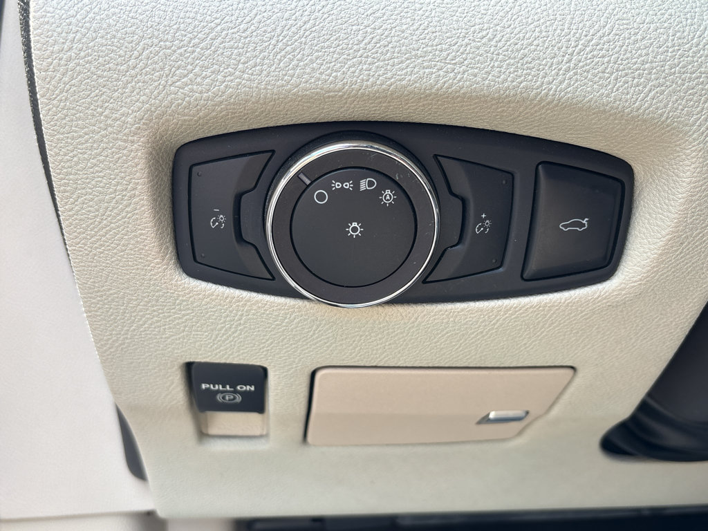 Used 2019 Lincoln Continental Reserve FWD image 26