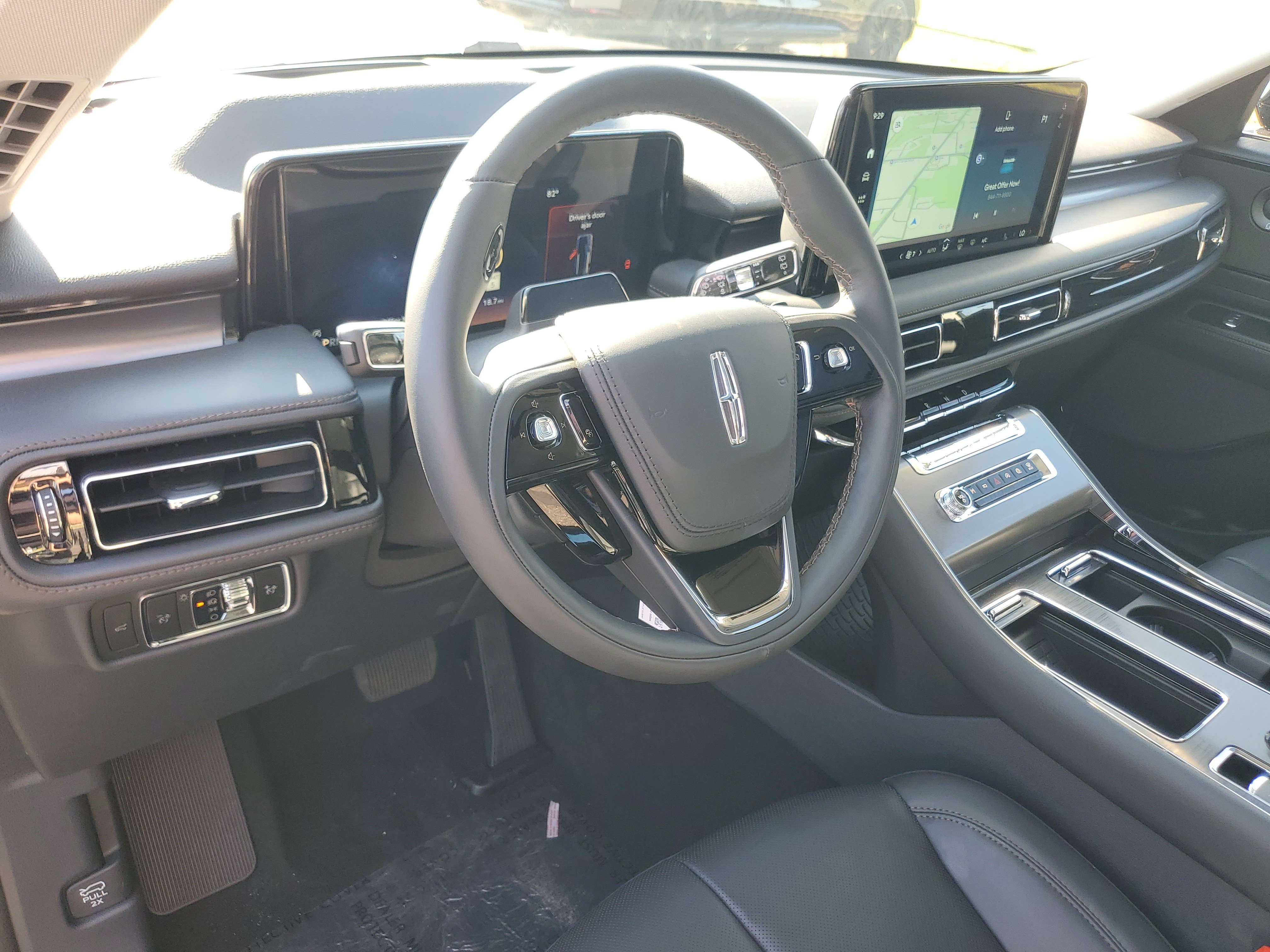 New 2026 Lincoln Aviator AWD image 12