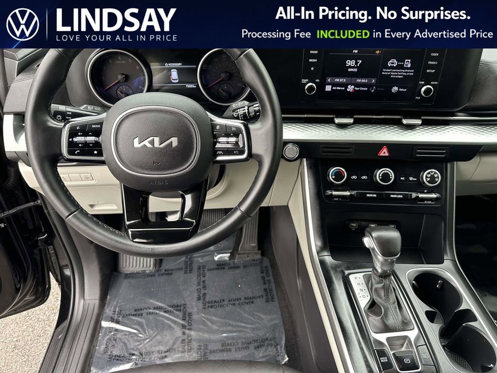 Used 2022 Kia Carnival LX FWD image 10