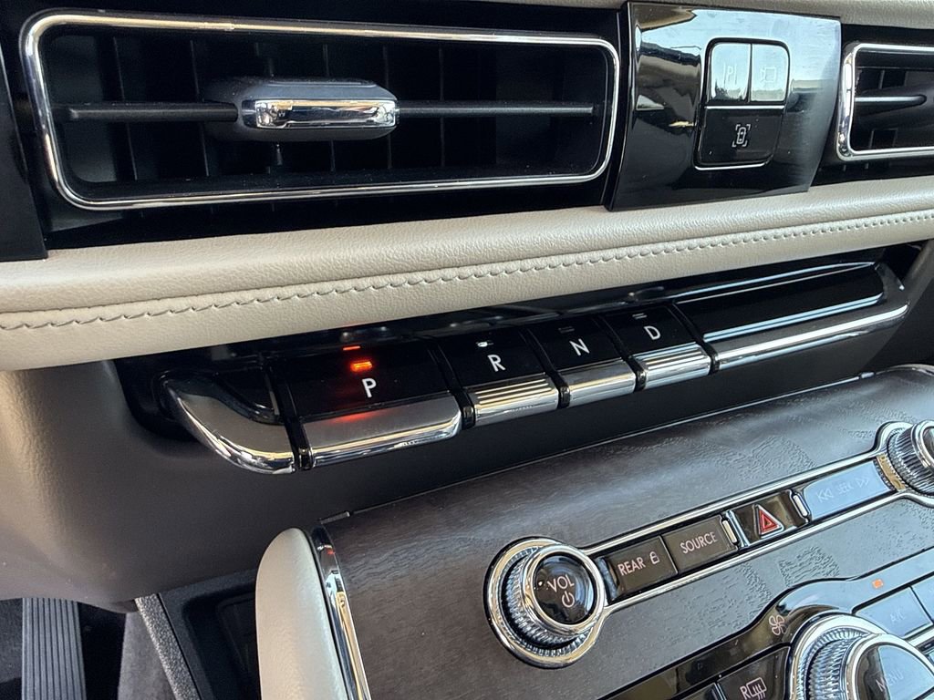 Used 2023 Lincoln Aviator Reserve w/ Elements Package Plus image 20
