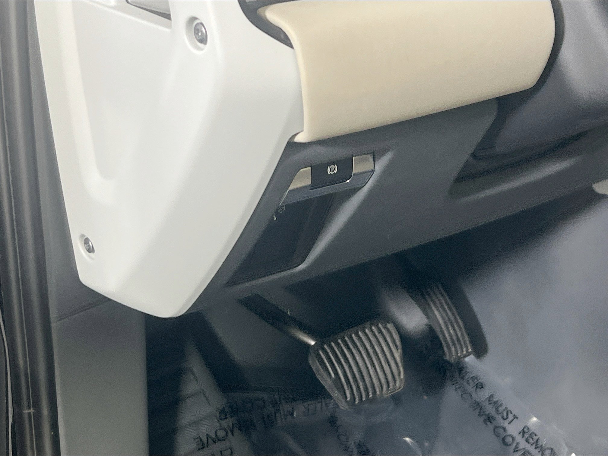 Used 2024 Land Rover Defender 110 S AWD/4WD image 10