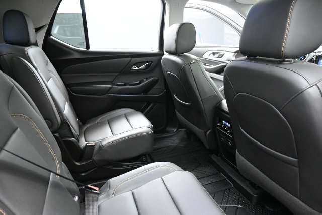 Used 2021 Chevrolet Traverse LT w/ LT Premium Package FWD image 32