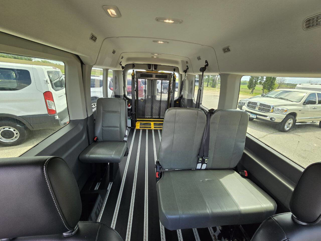 Used 2023 Ford Transit 350 XL image 21