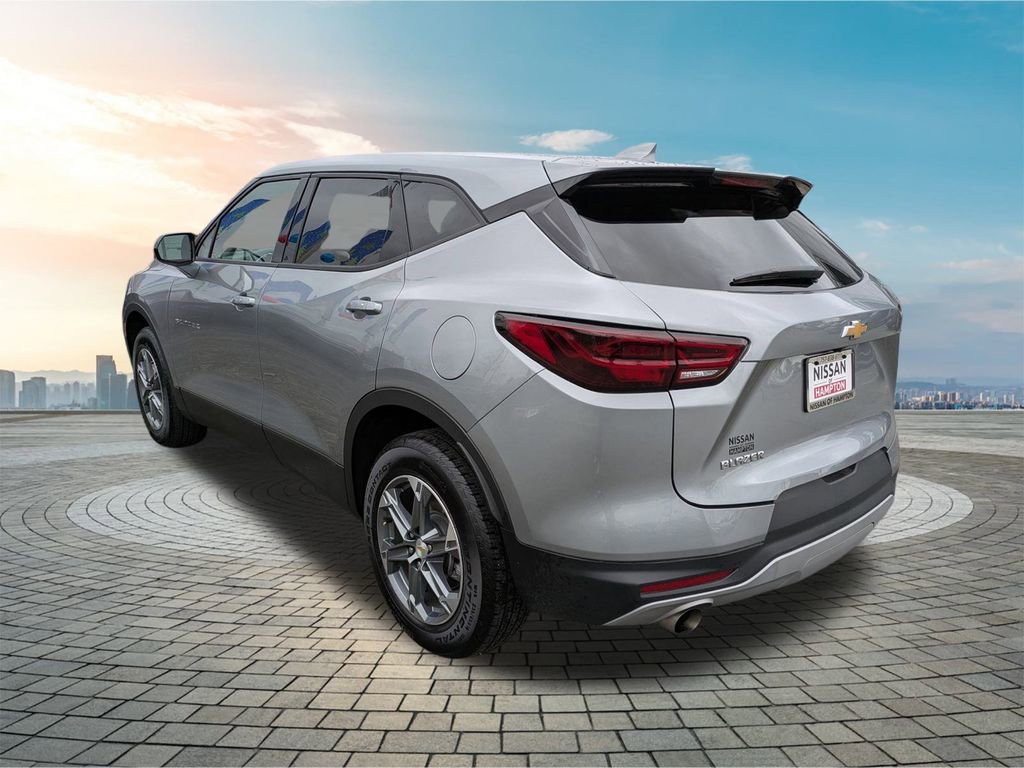 Used 2025 Chevrolet Blazer LT image 7