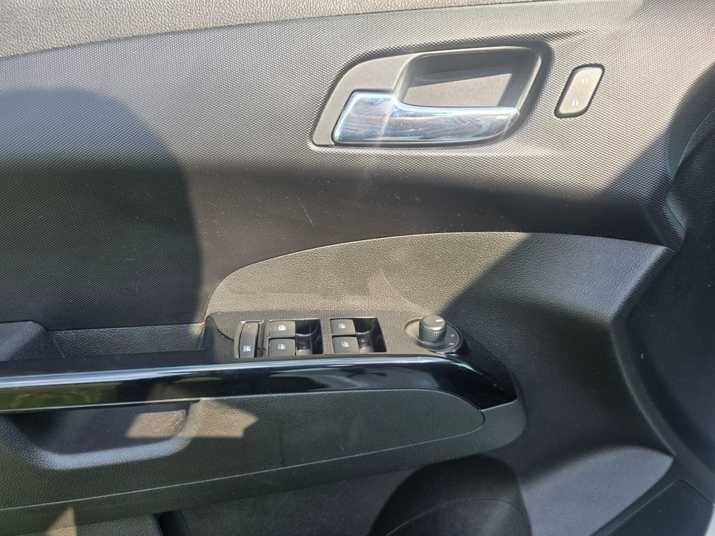 Used 2018 Chevrolet Sonic LT image 11