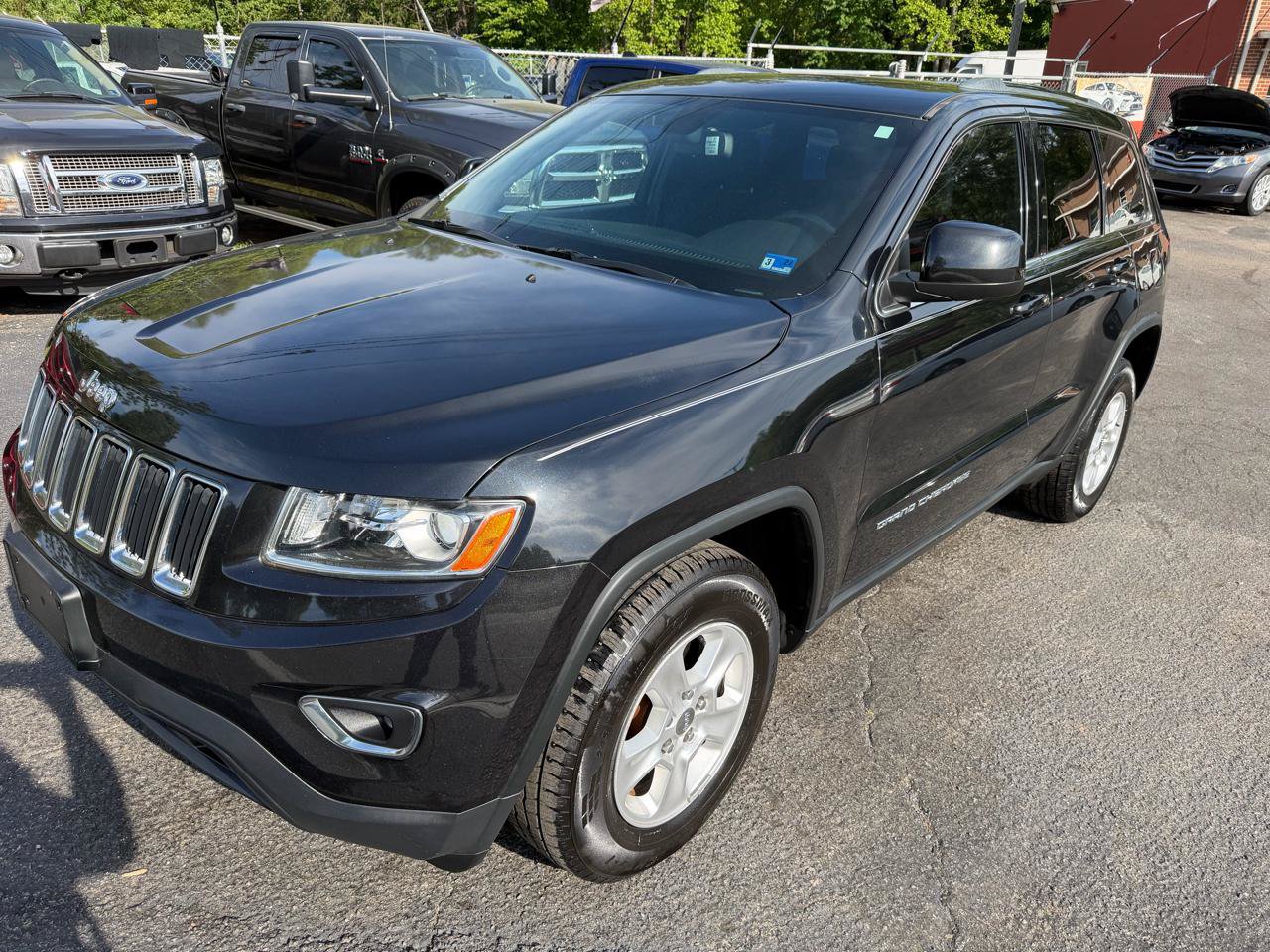 Used 2014 Jeep Grand Cherokee Laredo w/ Quick Order Package 23E AWD/4WD image 3