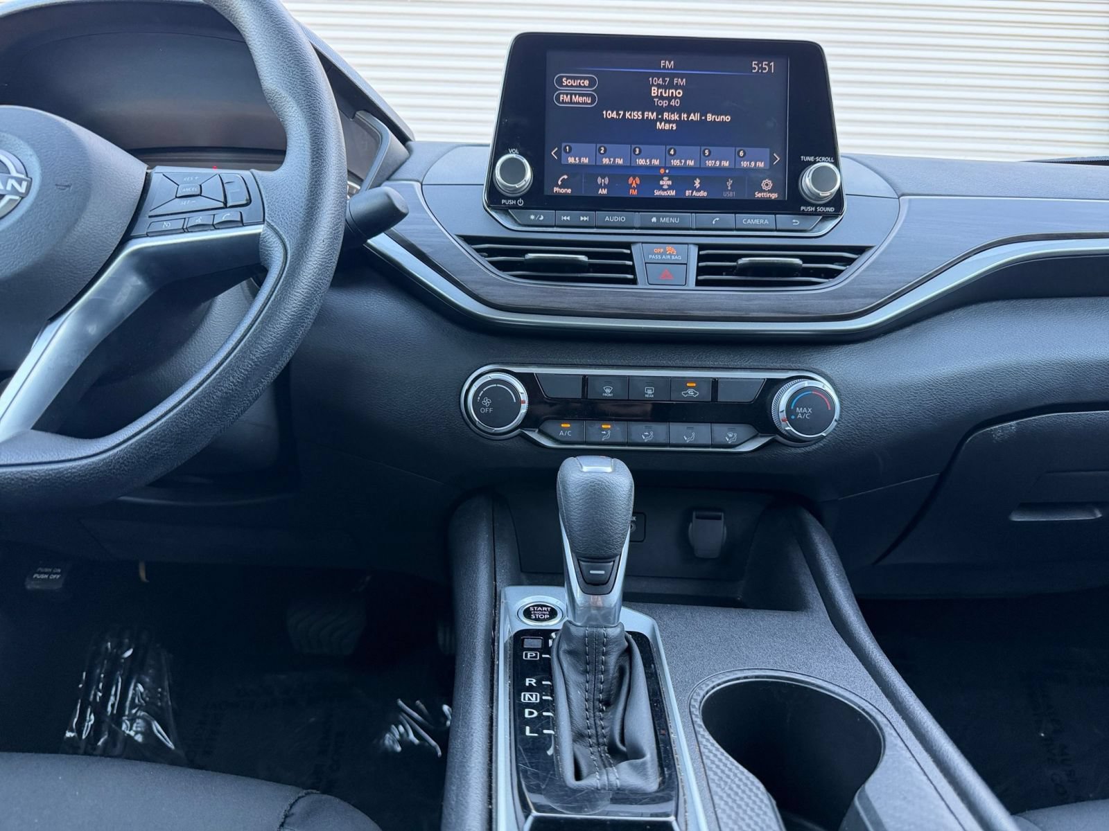 Used 2025 Nissan Altima 2.5 SV FWD image 17