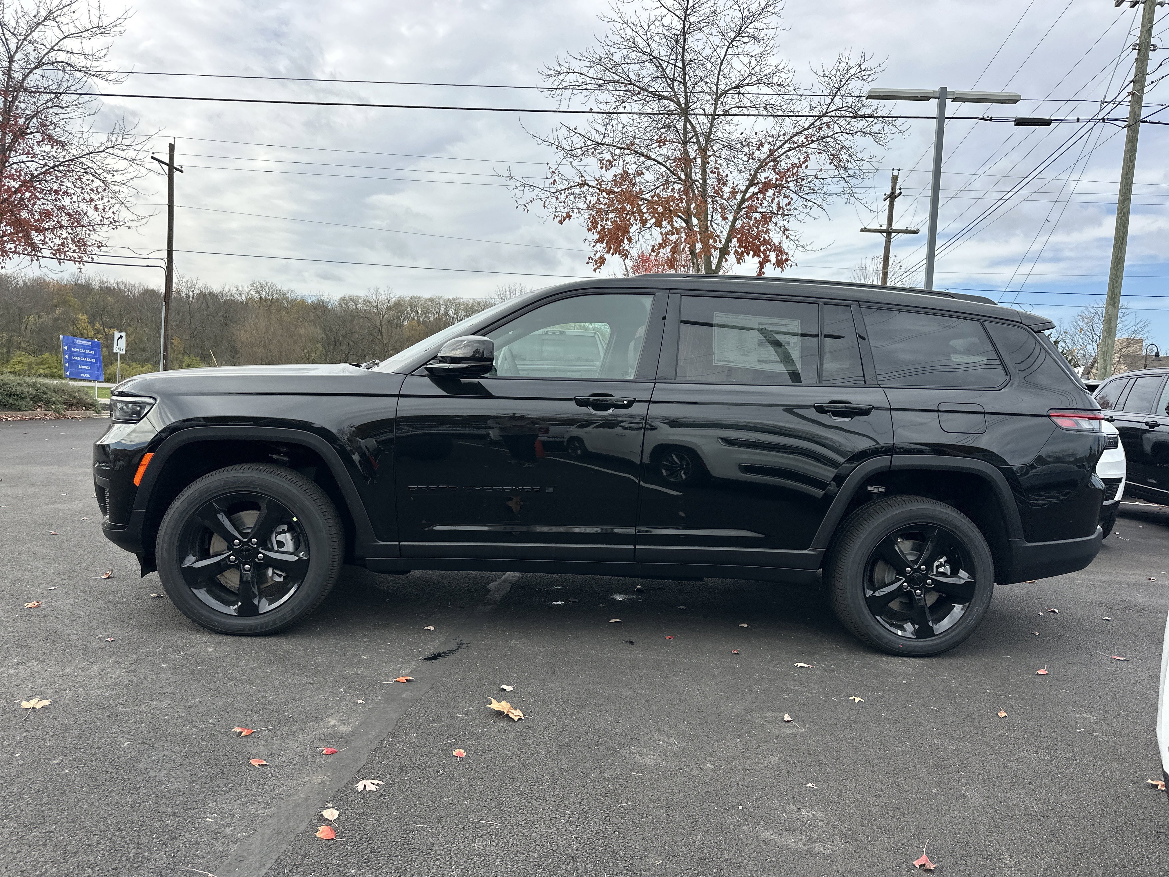 New 2025 Jeep Grand Cherokee L Altitude image 24