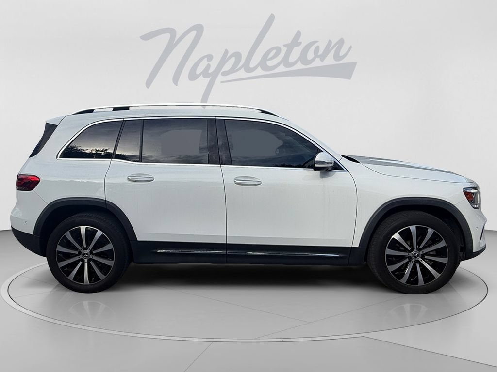 Used 2023 Mercedes-Benz GLB 250 w/ Premium Package image 7