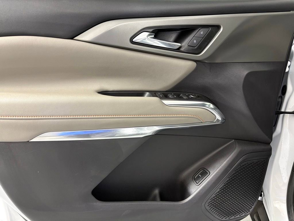 Used 2025 Chevrolet Traverse LT image 17