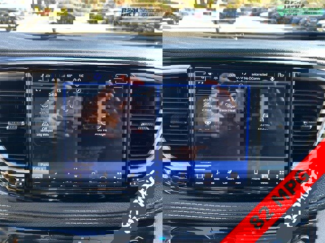 Certified 2024 Chrysler Pacifica Select image 20