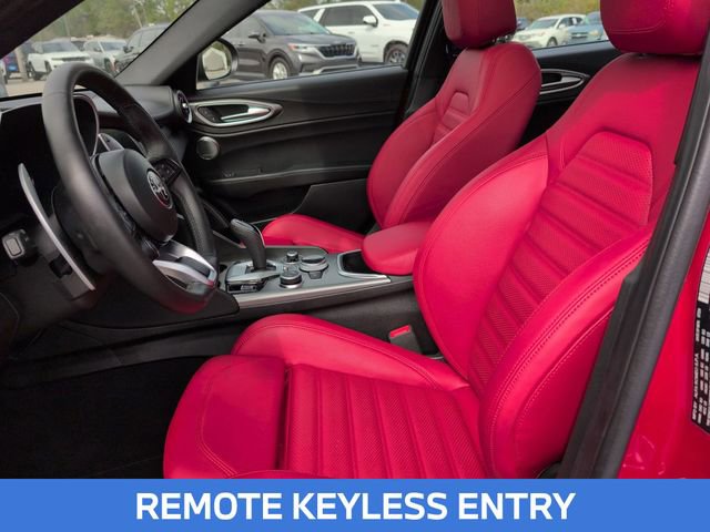 Used 2024 Alfa Romeo Giulia Veloce image 14